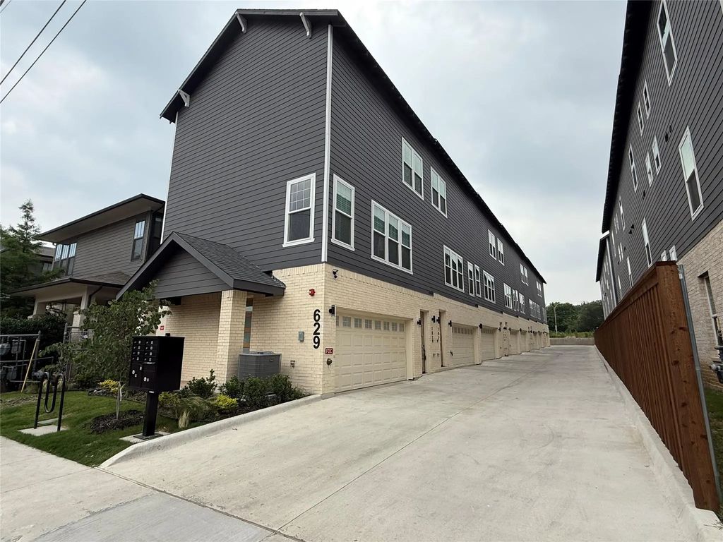 629 N Tyler Street 101-108, Dallas