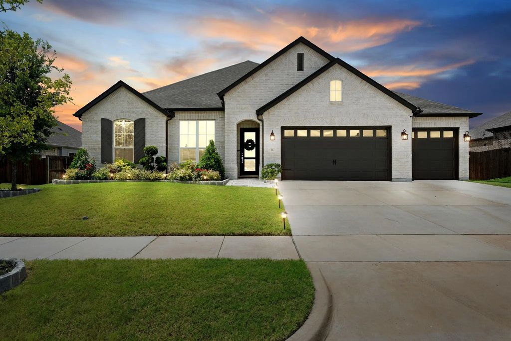 436 Brushwood Lane, Waxahachie