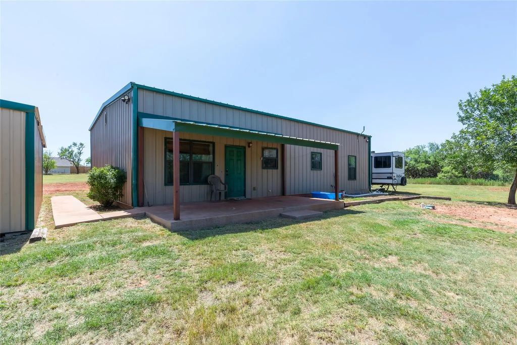574 County Road 151, Tuscola