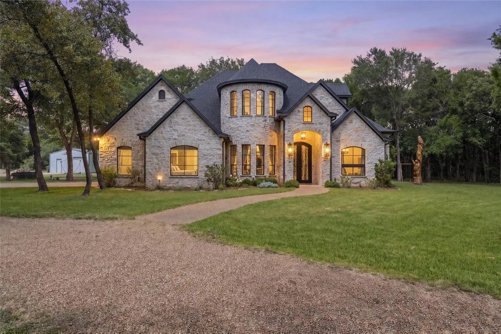 1074 Rogers Hill Spur, Waco