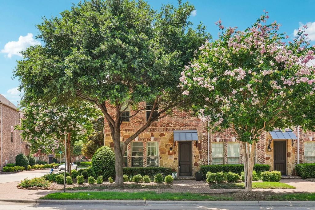 7937 Parkwood Boulevard, Plano