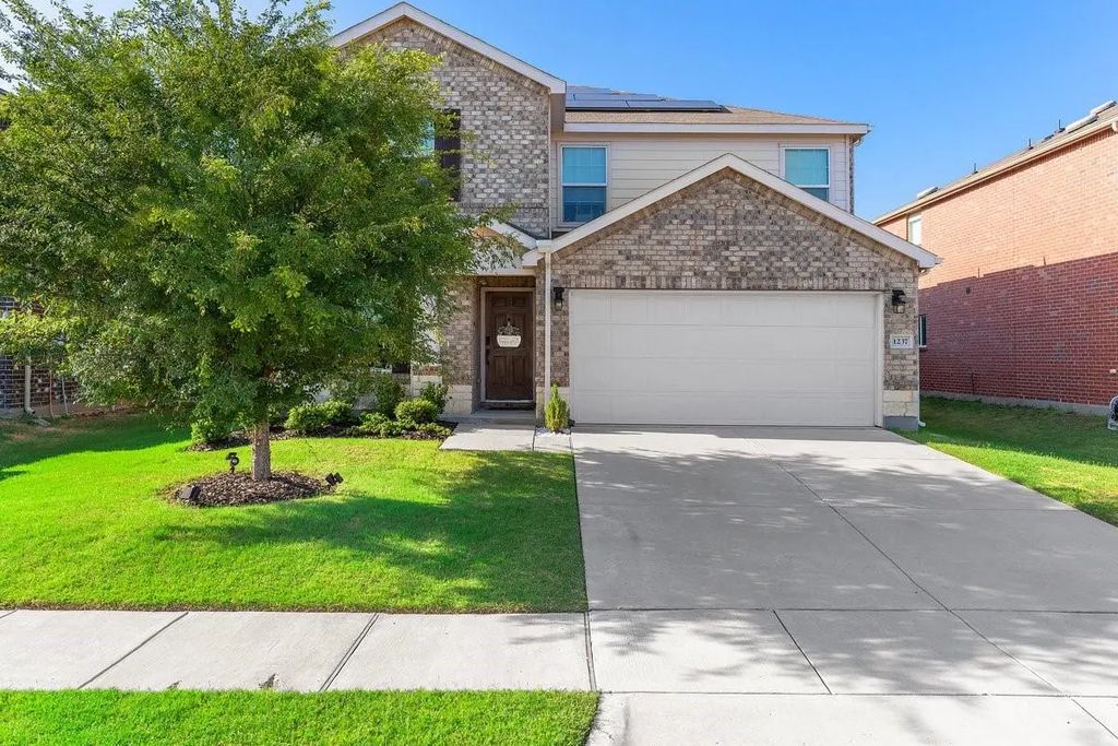 1237 Trace Drive, Aubrey