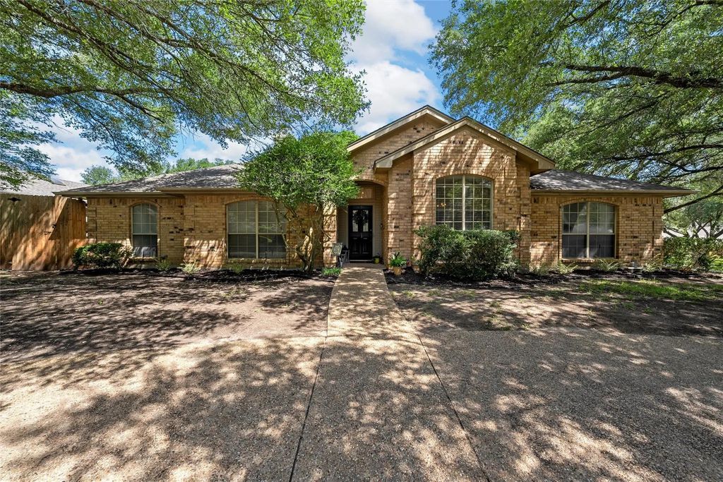 11001 Ridge Point Drive, Woodway