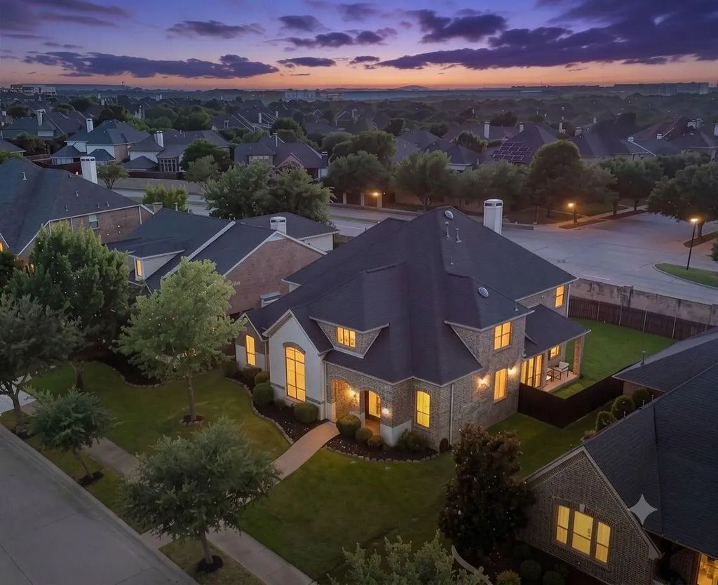 632 Duke Saxony Drive, Lewisville