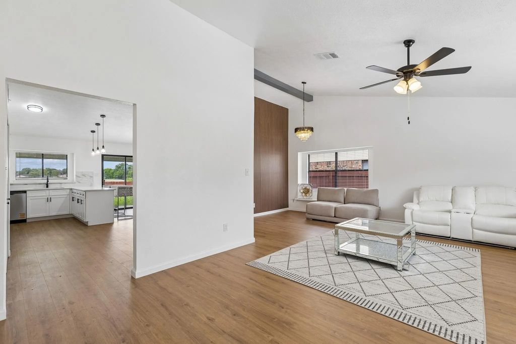 2217 Sharpshire Lane, Arlington