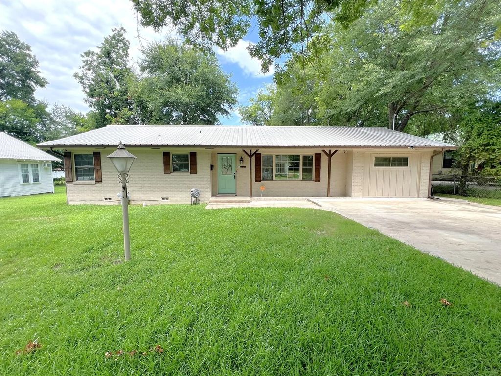 110 Goodman Street, Sulphur Springs