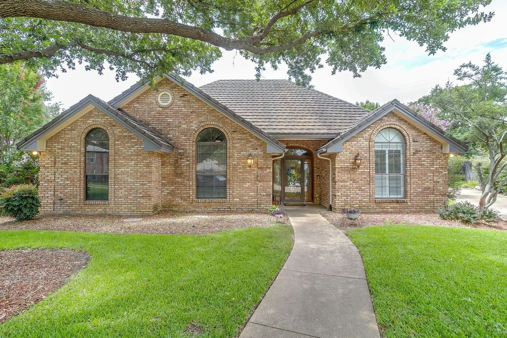 3201 John Court S, Hurst