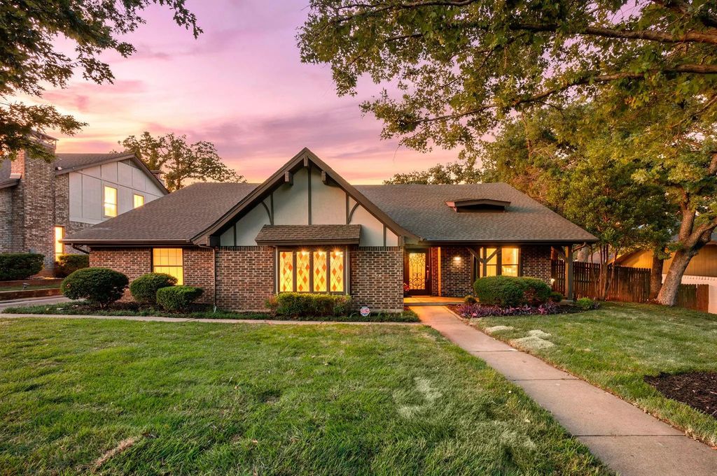 2214 Wilson Drive, Arlington