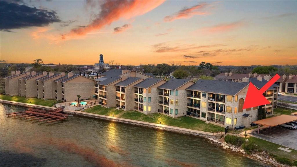 401 E Pearl Street 2201, Granbury