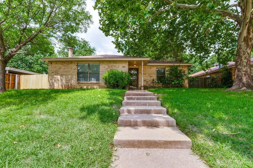8507 Sugarberry Place, Dallas