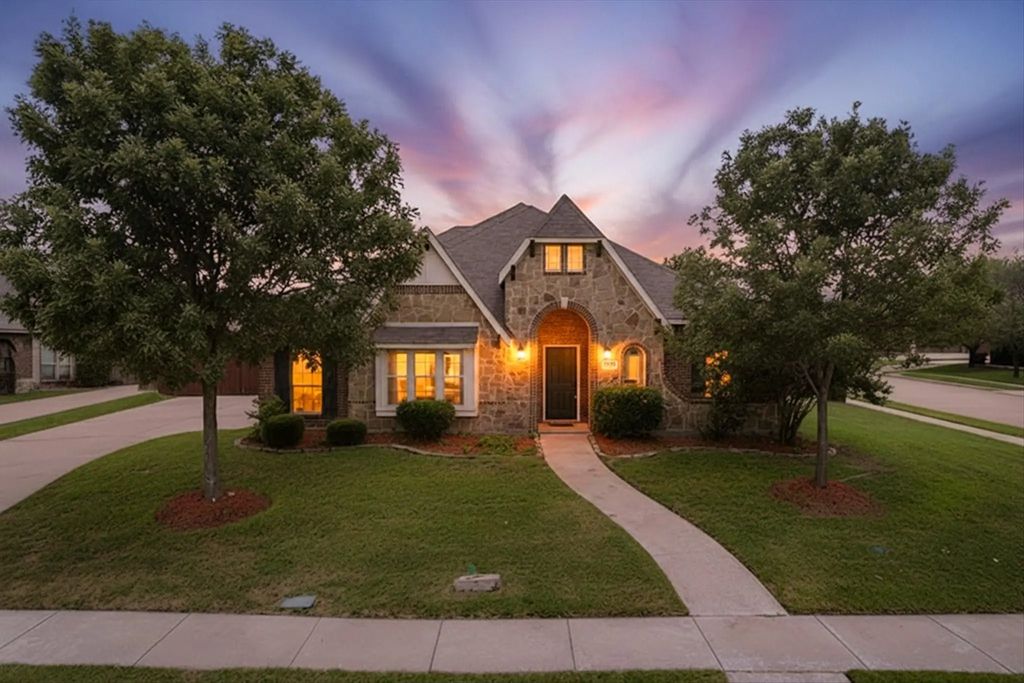 6633 Meadow Glen Drive, Midlothian