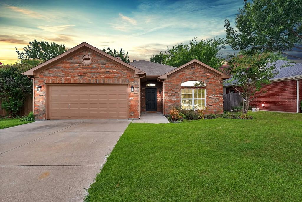10513 Fossil Hill Drive, Fort Worth