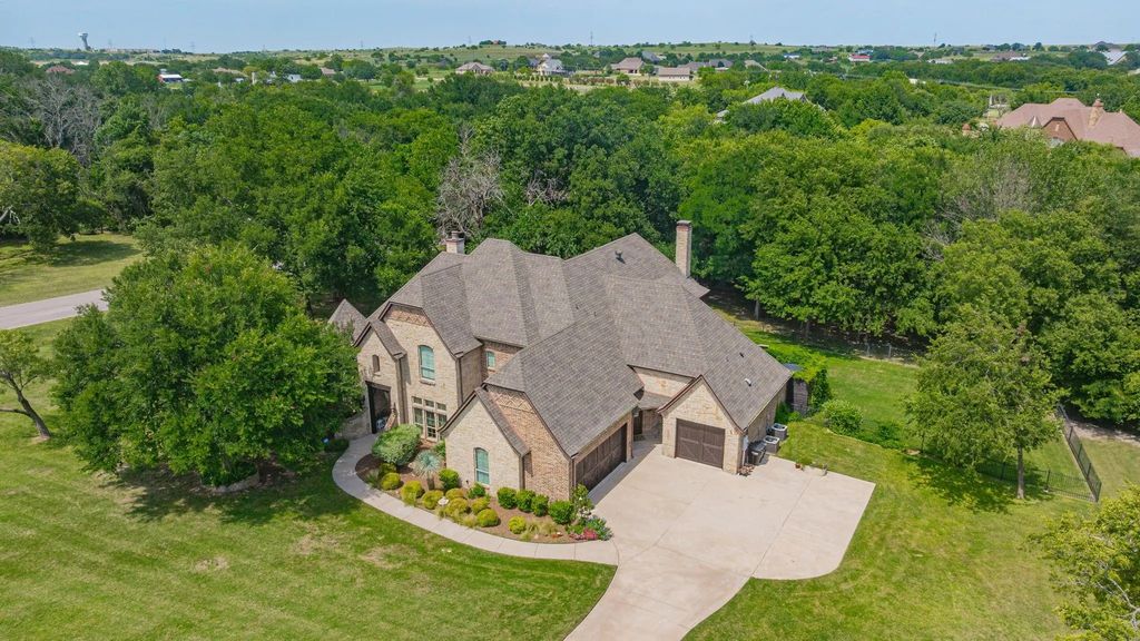 101 Western Breeze Drive, Fort Worth