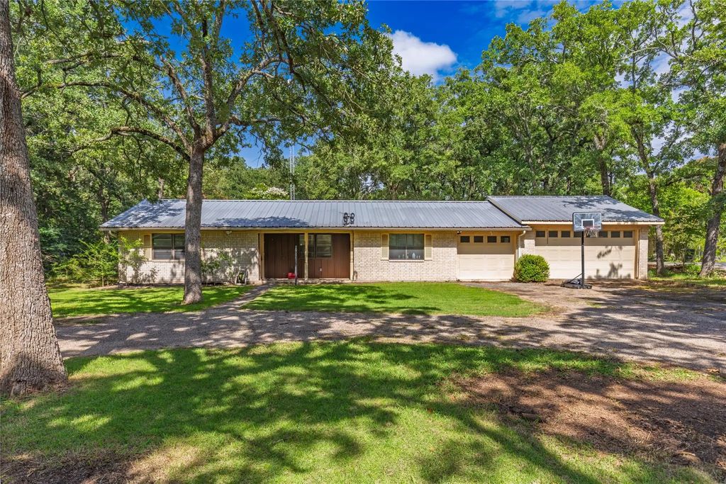 4177 County Road 3321, Greenville