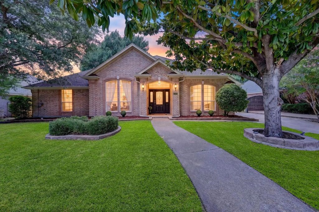 5426 Emerald Park Boulevard, Arlington