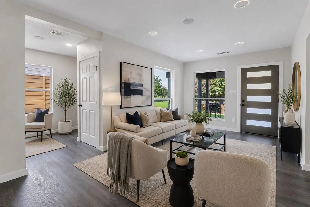 1310 Elmwood Boulevard, Dallas
