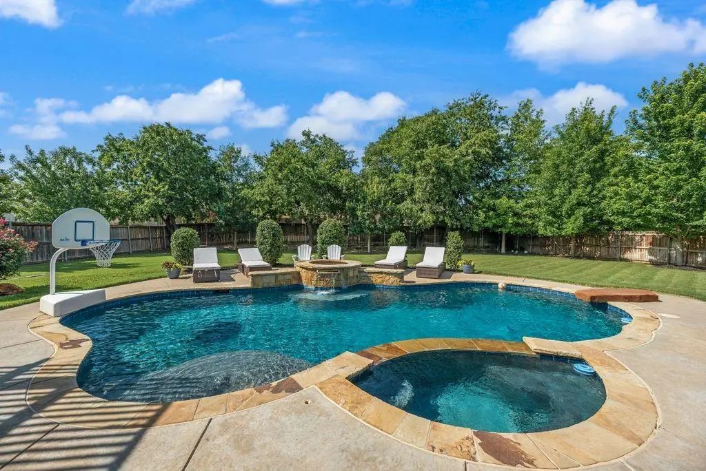 812 Rose Court, Keller