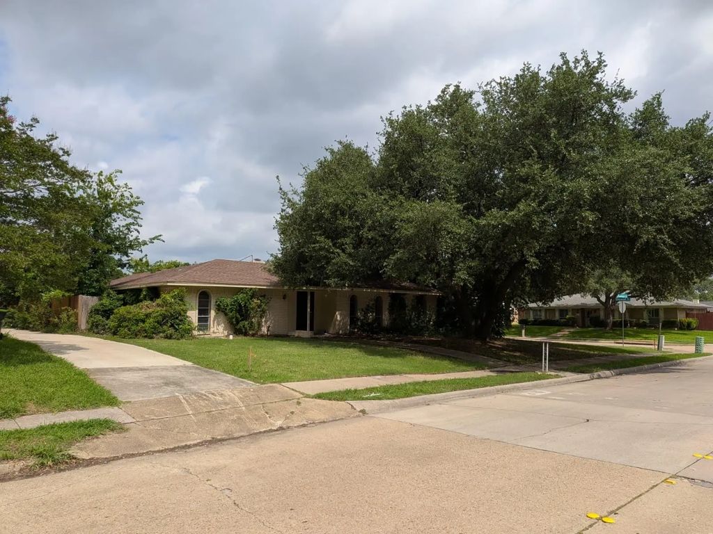 2509 Roundrock Trail, Plano