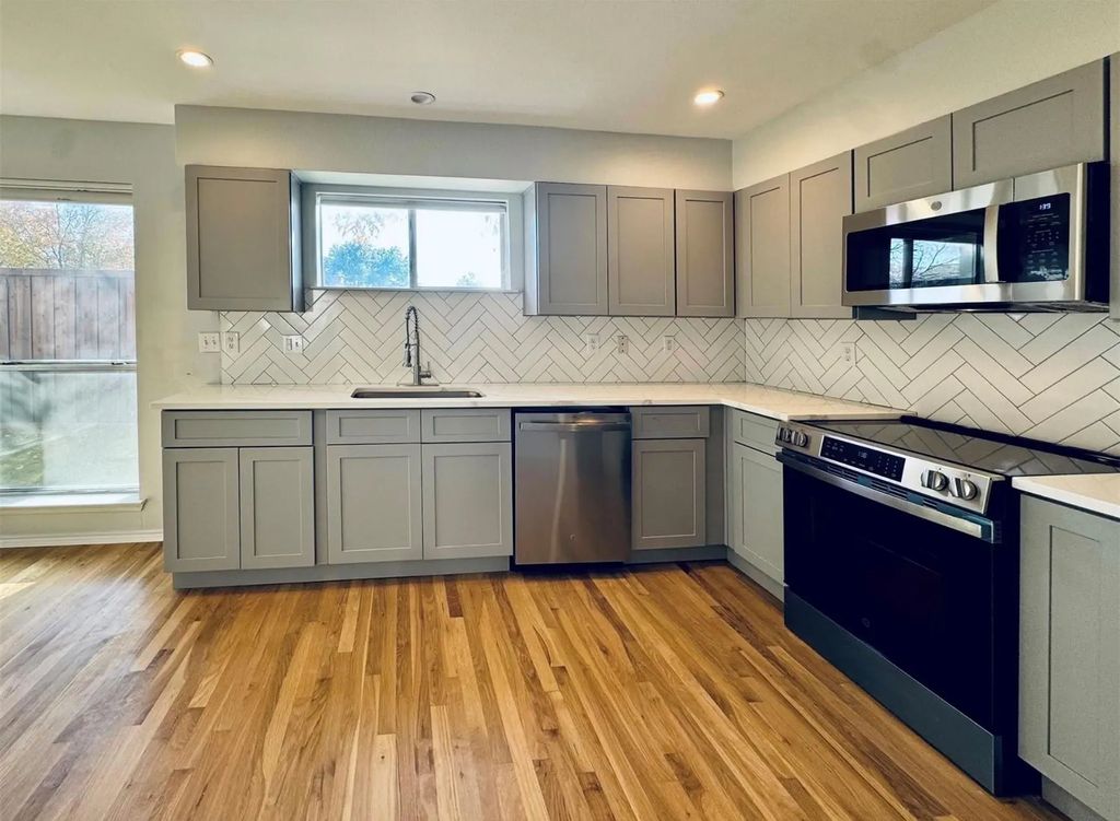 4616 W Lovers Lane 119, Dallas