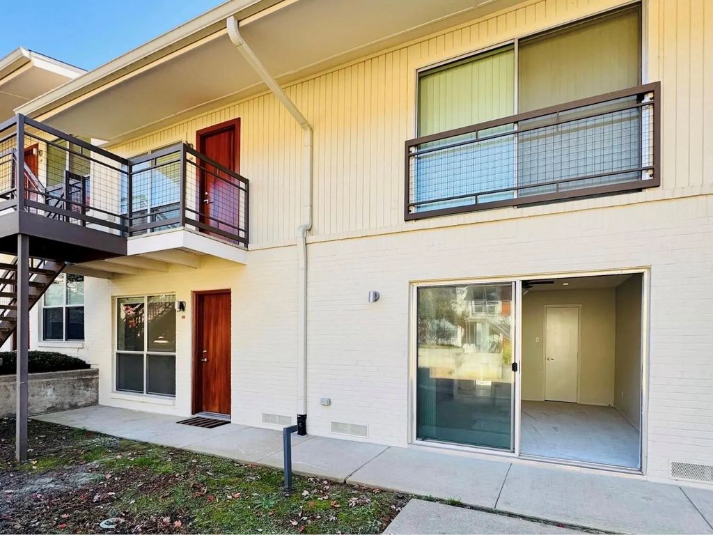 4616 W Lovers Lane 119, Dallas