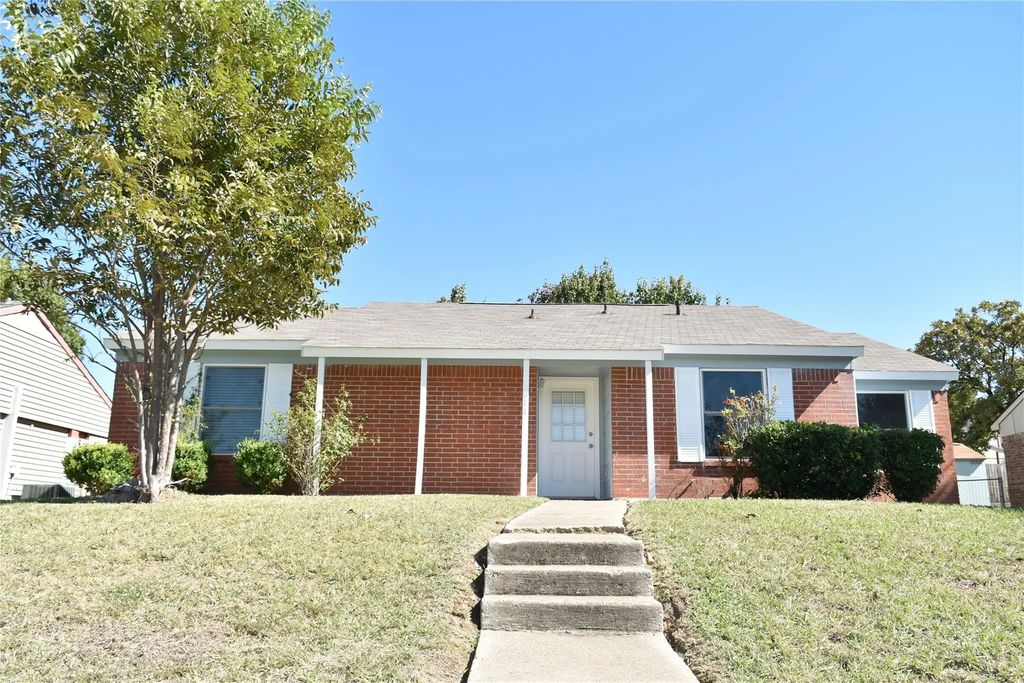 2014 High Bluff Drive, Garland
