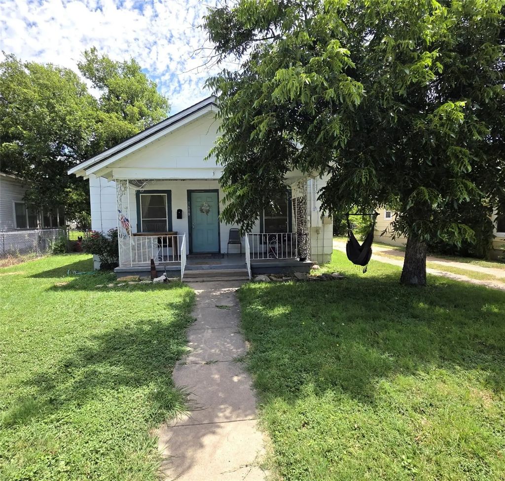 1608 Durham Avenue, Brownwood