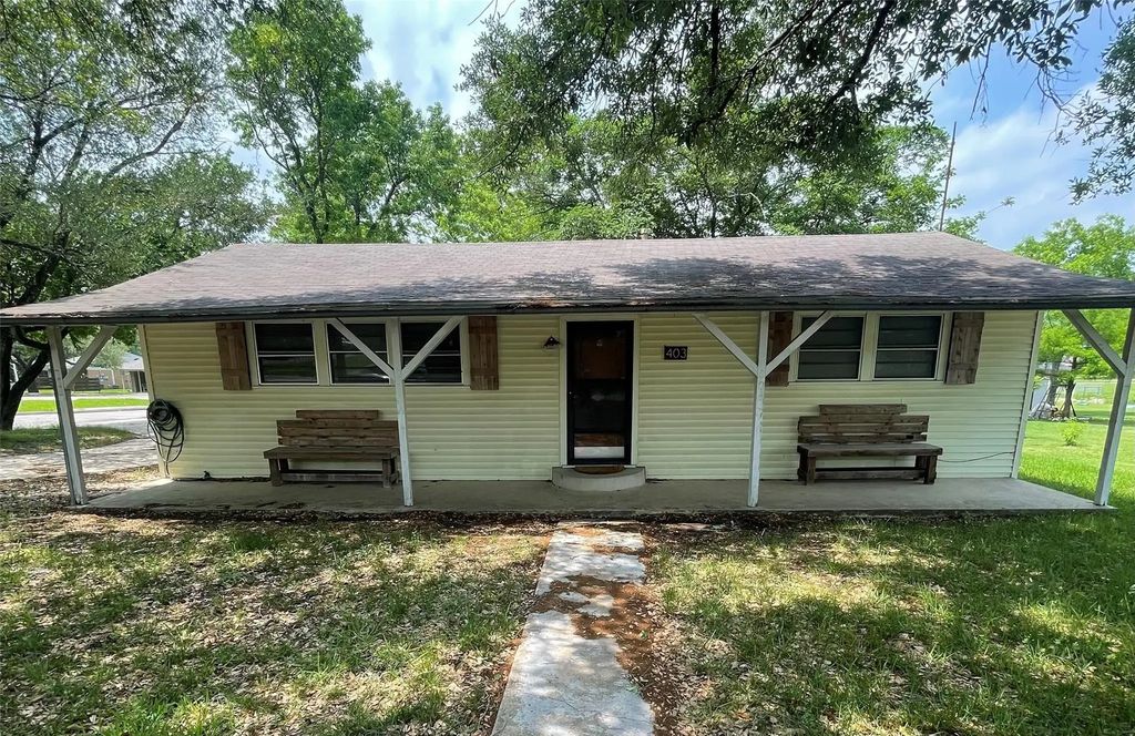 403 Live Oak Street, Royse City