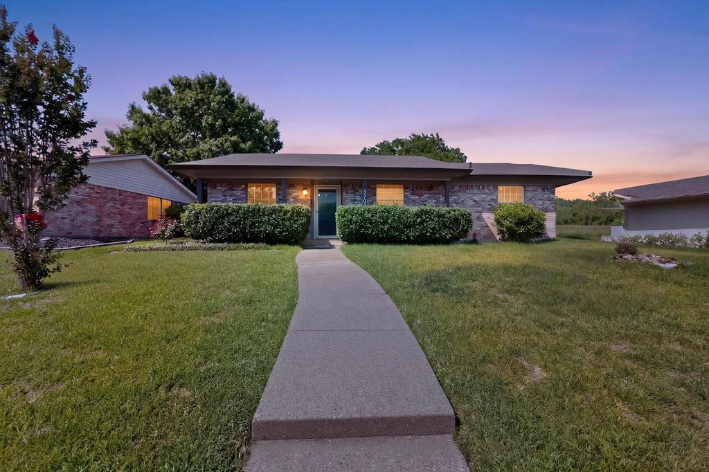 2709 Laramie Street, Irving