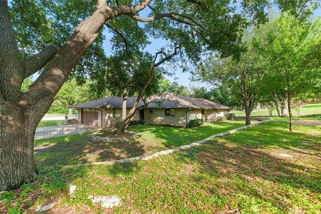 412 E Northgate Drive, Irving