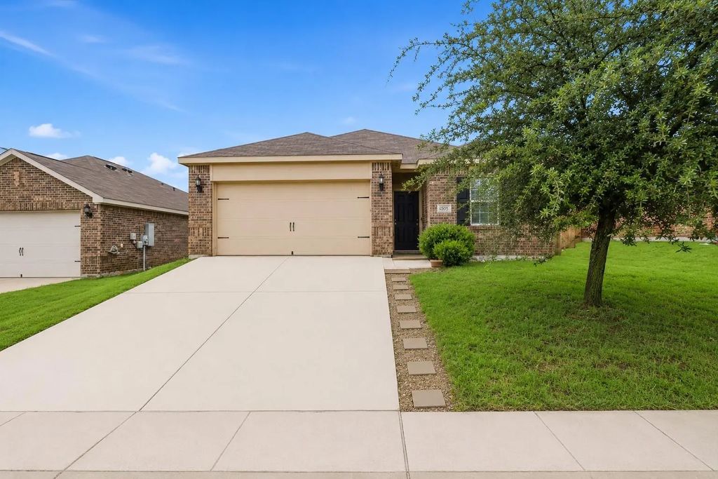 6205 White Jade Drive, Fort Worth