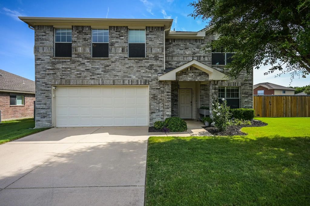 7077 Seton Hall Drive, Fort Worth