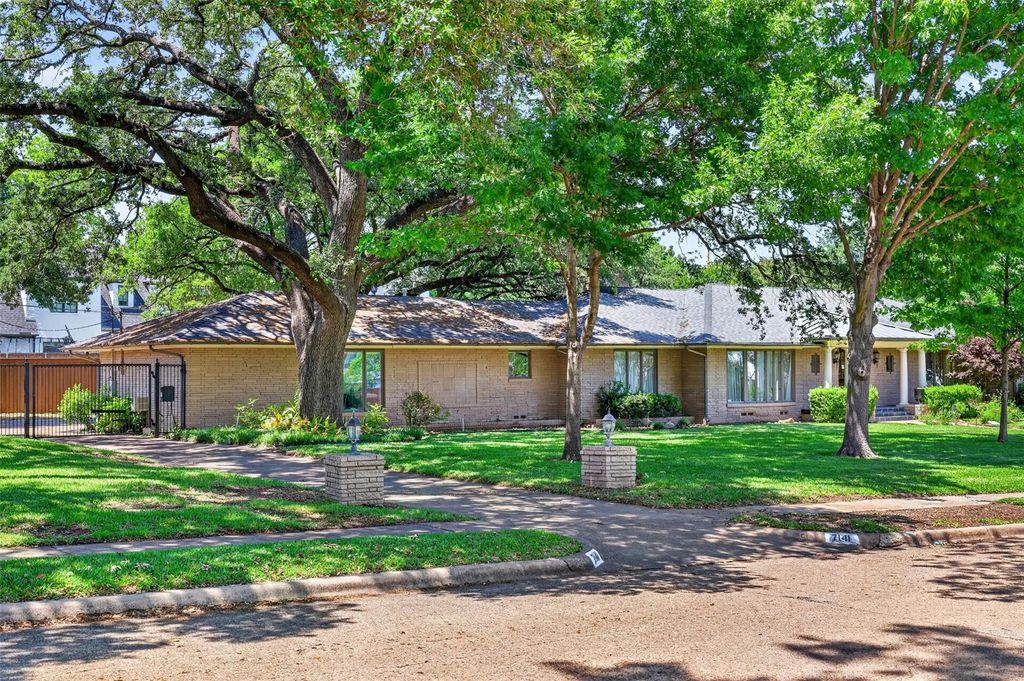 7141 Twin Tree Lane, Dallas