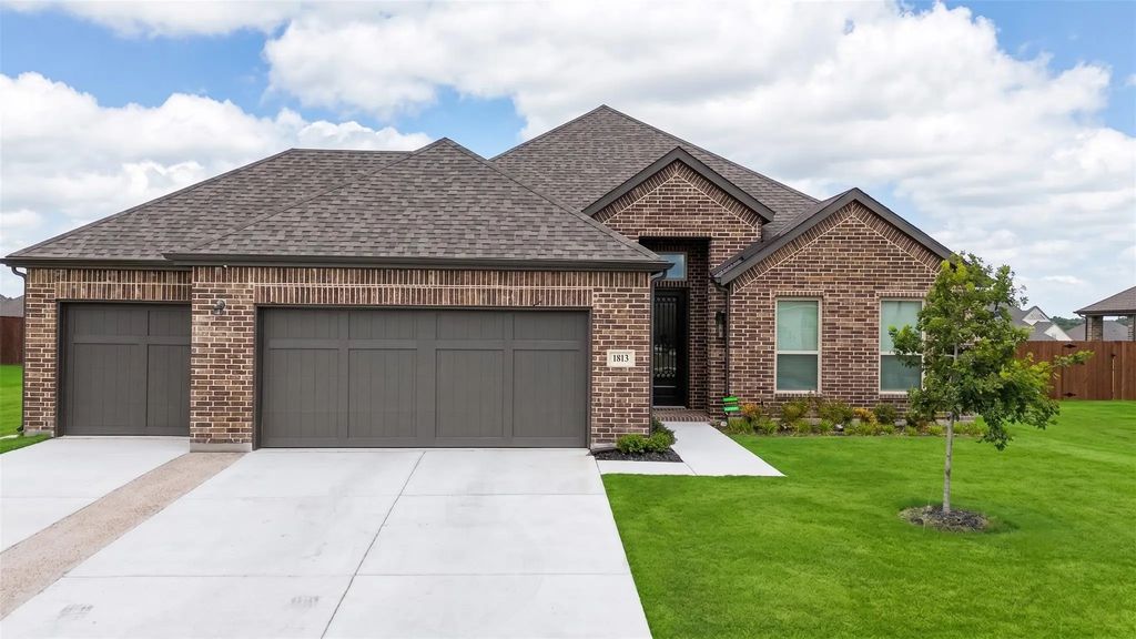 1813 Hidden Creek Drive, Midlothian