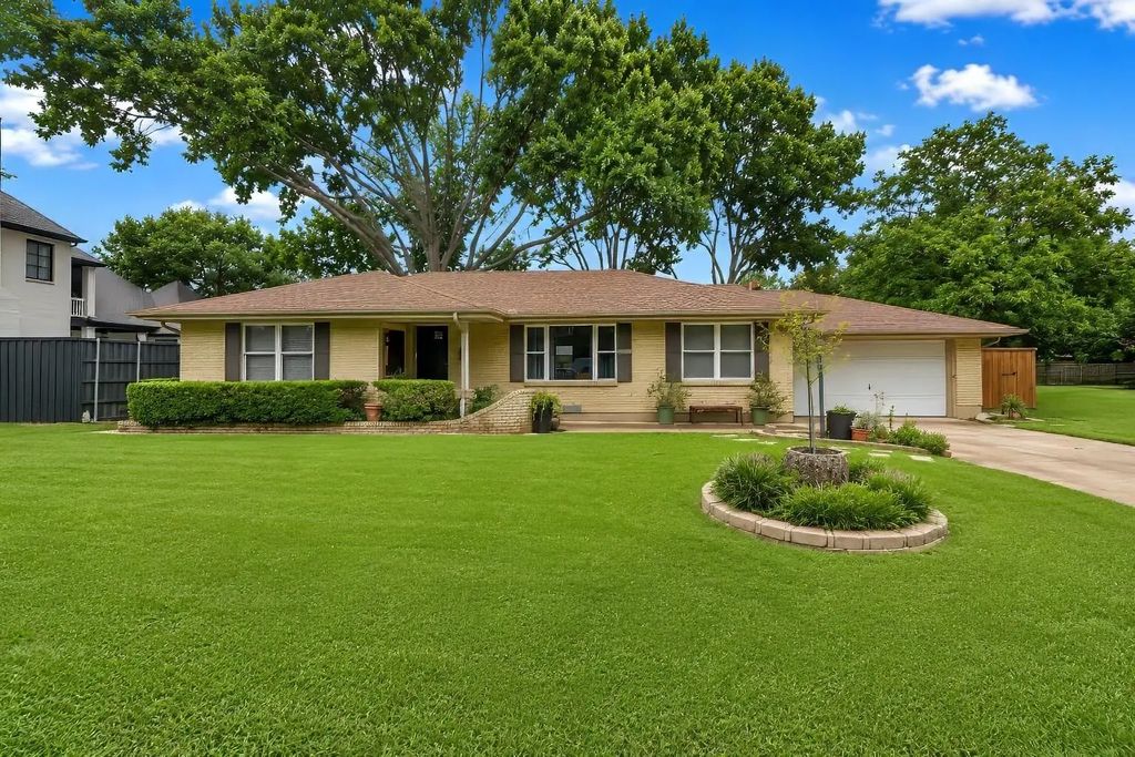 3056 Primrose Lane, Farmers Branch