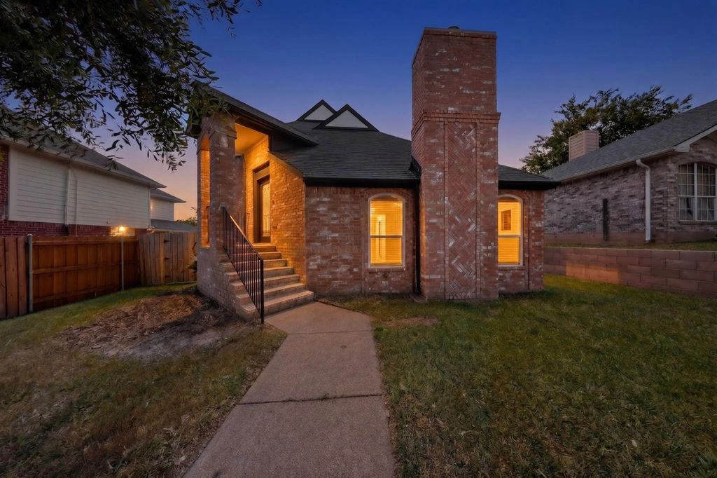 12820 Hilltop Drive, Balch Springs