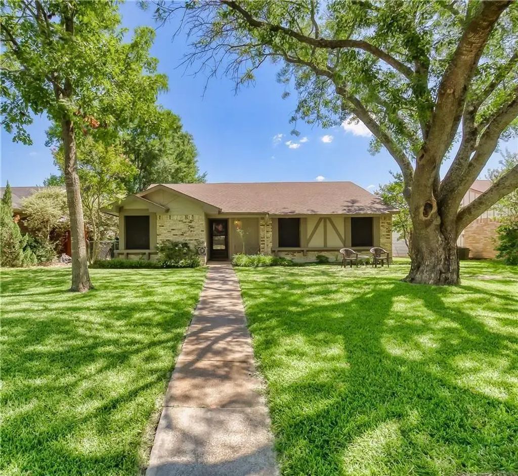 702 Shadybrook Lane, Seagoville