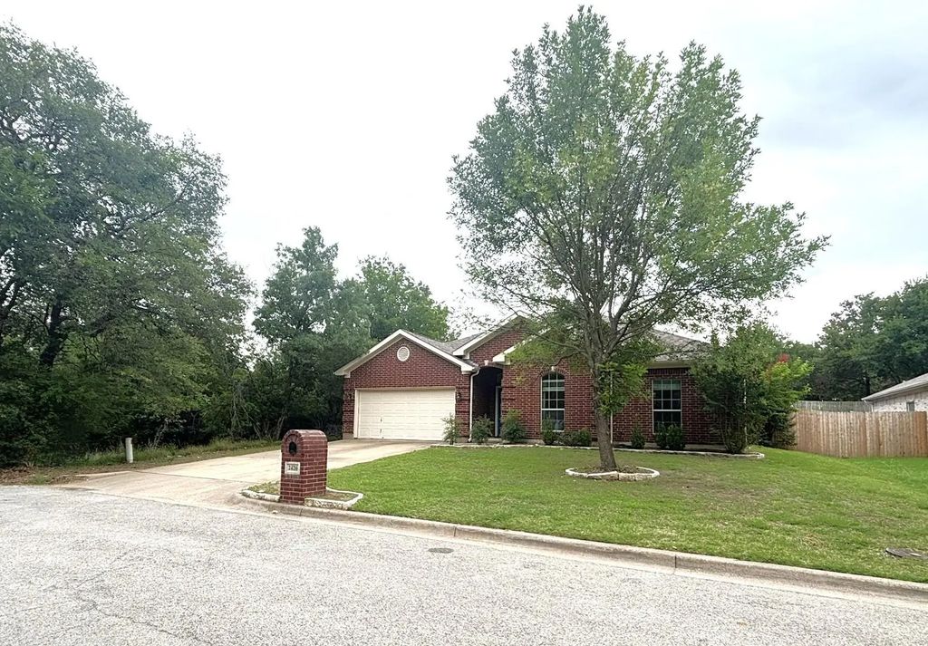 2426 Timber Cove Drive, Weatherford