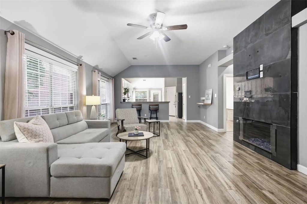 5433 Mohawk Court, The Colony