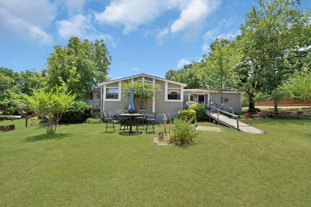 301 W Bethesda Road, Burleson