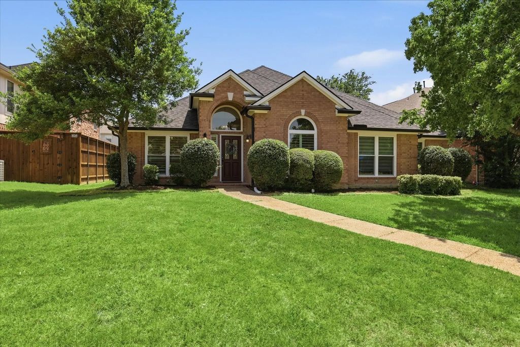 2420 Bent Horn Court, Plano