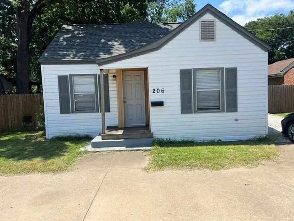 206 W 6th Street, Irving