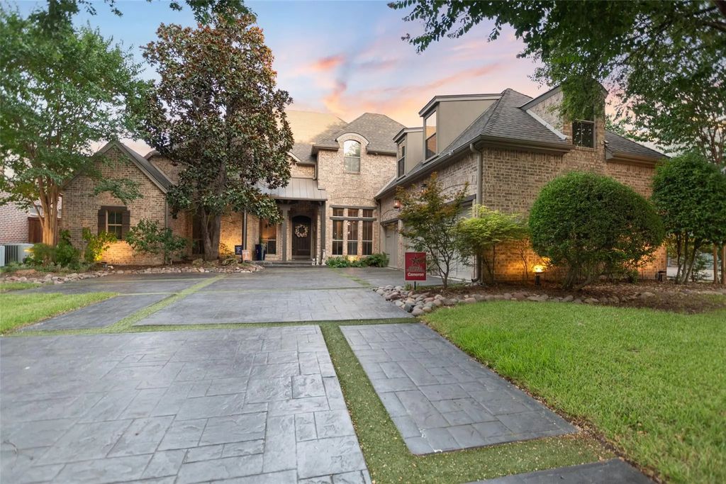 726 Armstrong Boulevard, Coppell