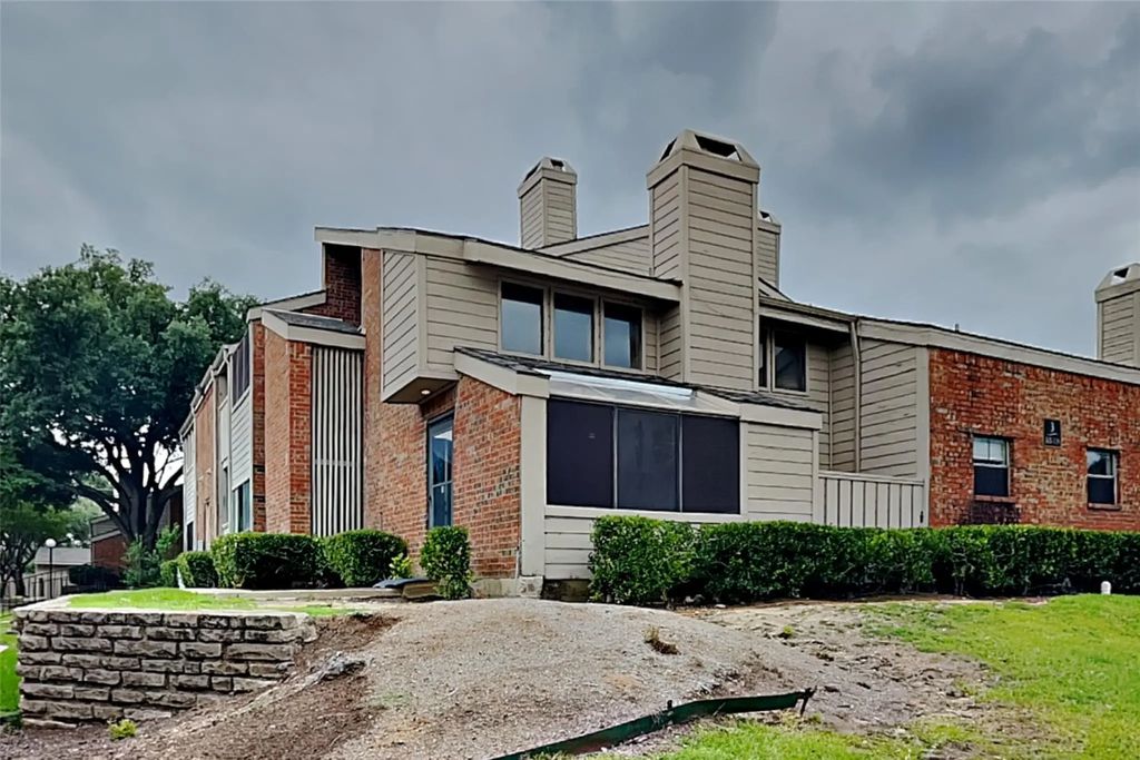 9600 Royal Lane 301, Dallas