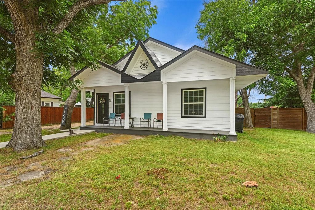 211 N Main Street, Crandall