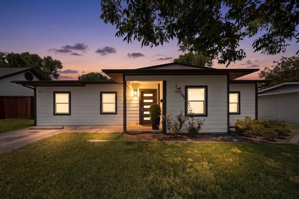 813 Travis Street, Garland
