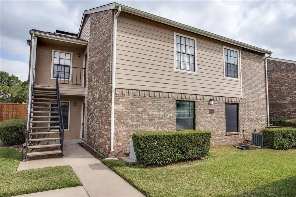 4748 Old Bent Tree Lane 401, Dallas