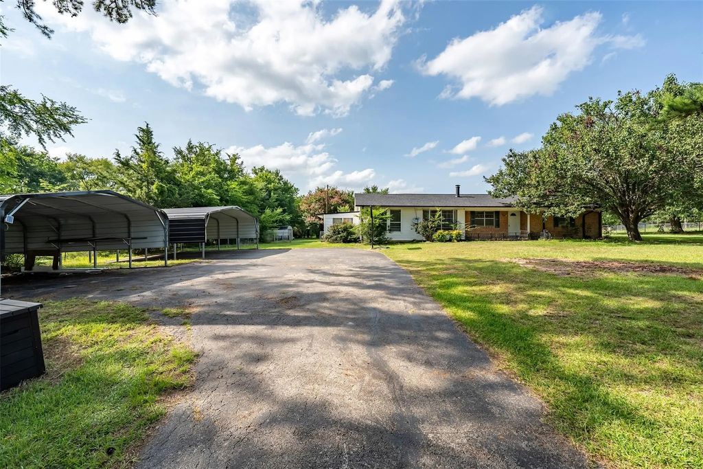 19195 Fm 3204, Brownsboro