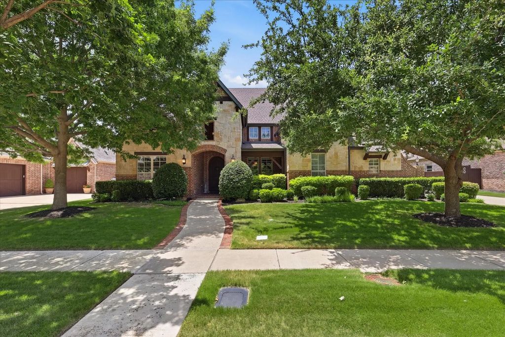 6800 Whittier Lane, Colleyville