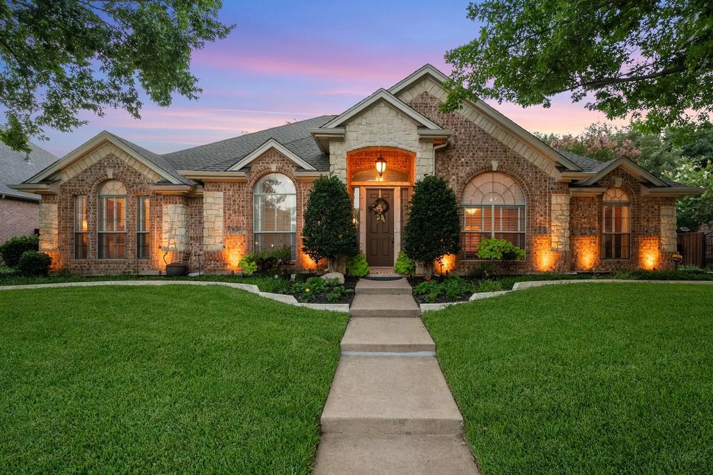8945 Kingston Court, North Richland Hills