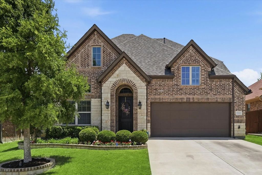 15444 Bluffdale Drive, Fort Worth